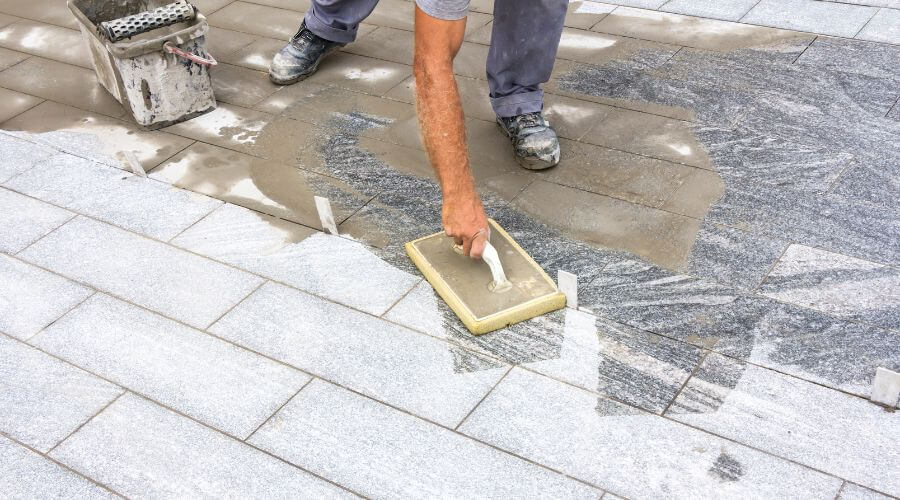 Professional gutter cleaning in Norco, LA